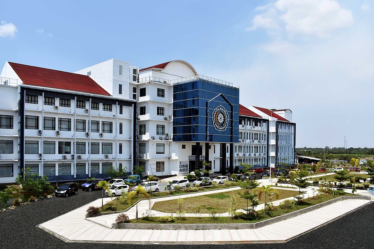 Gedung Rektorat UMB